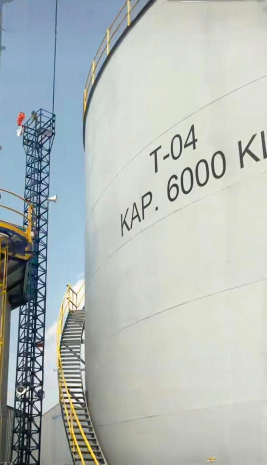 Penjualan BBM Solar Industri